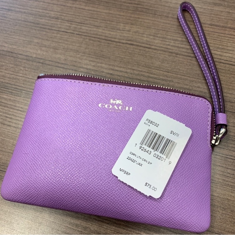 💜Brand New Gorgeous Purple Coach Weistlet💜